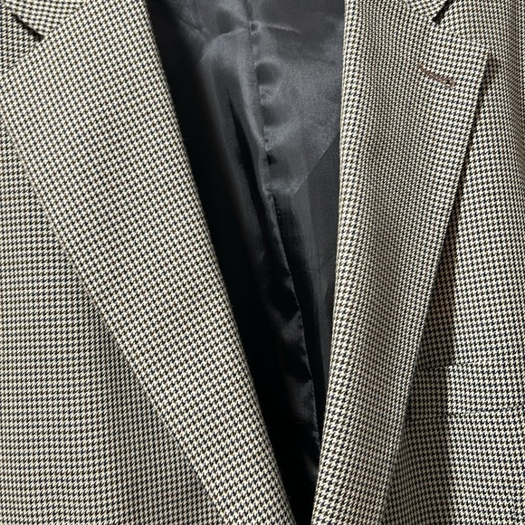 Men’s sport coat, 54 long, black, tan, navy pattern - Picture 8 of 12